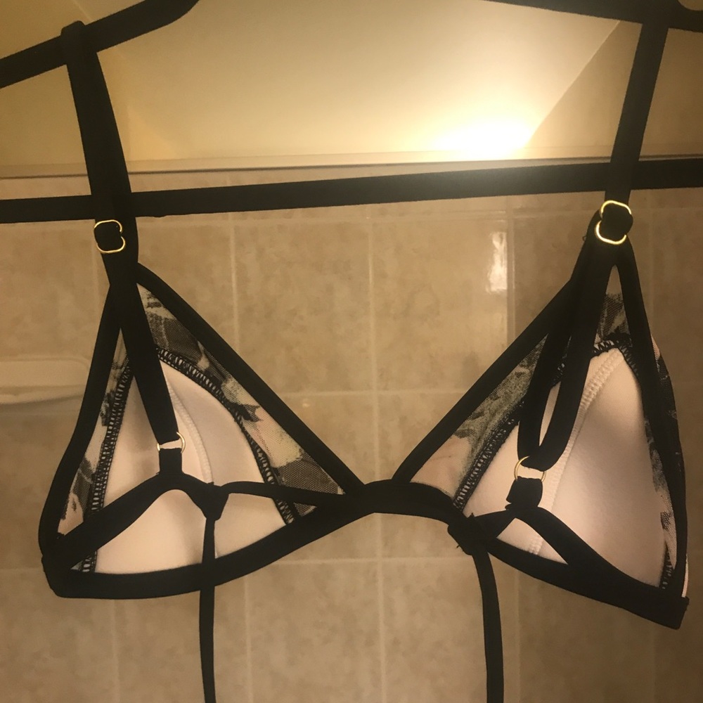Triangle bathing suit - Picture 2 of 2
